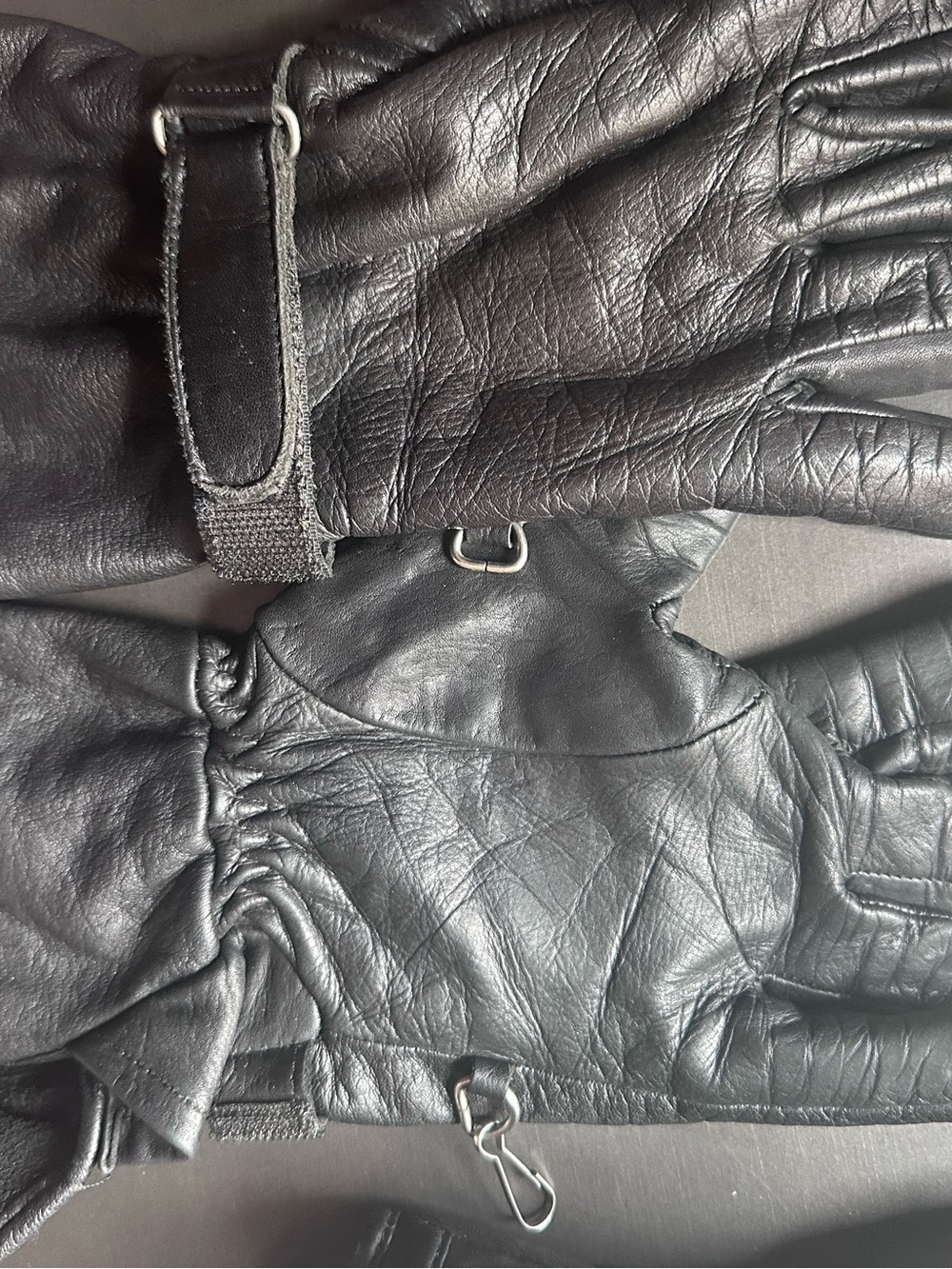Black Leather motorcycle Gloves with Strap and Clip by First , women’s